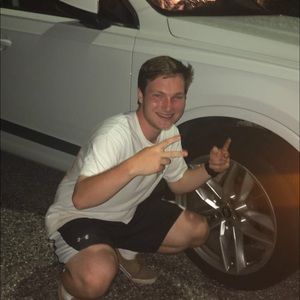 Meet your Posher, Conner